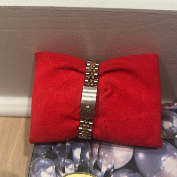 Women’s ROLEX WATCH - Picture 6 of 15